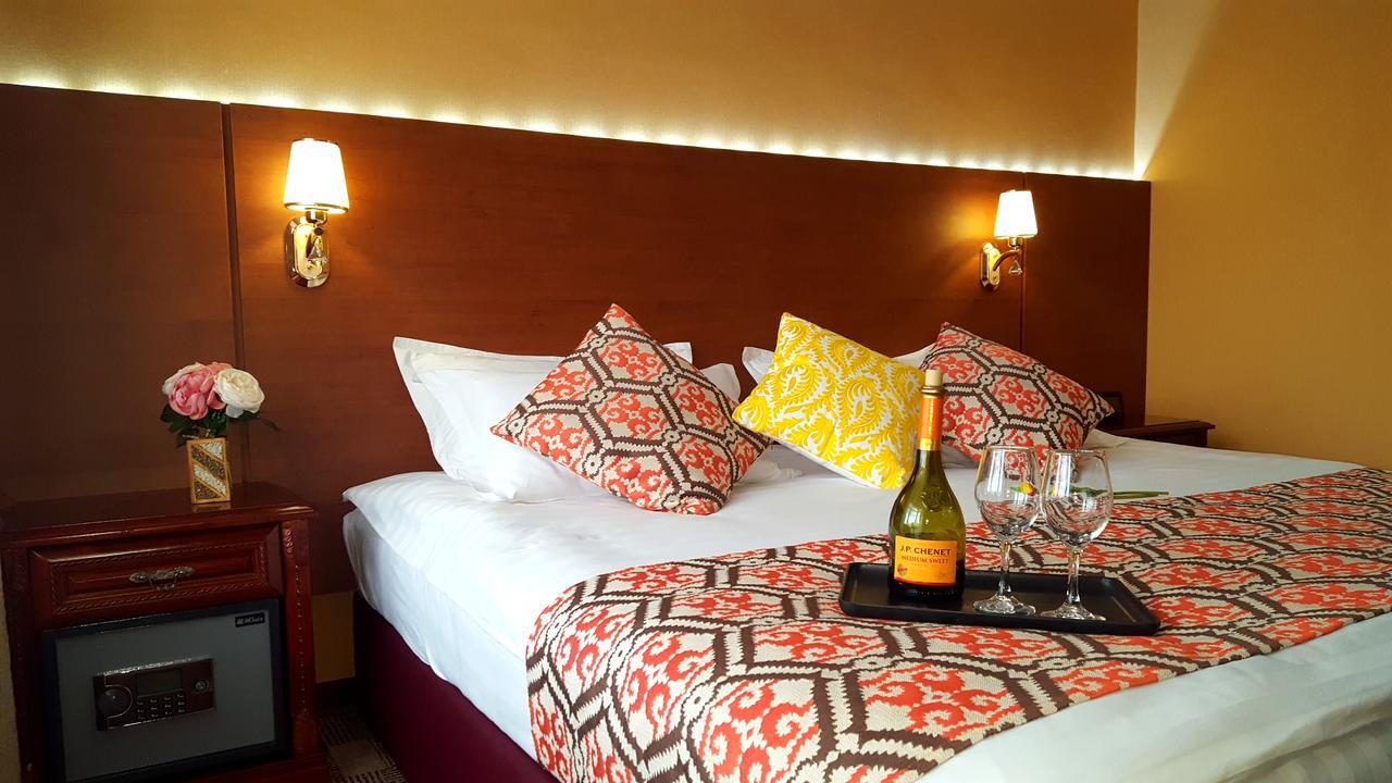 New West Hotel Oelan-bator Buitenkant foto