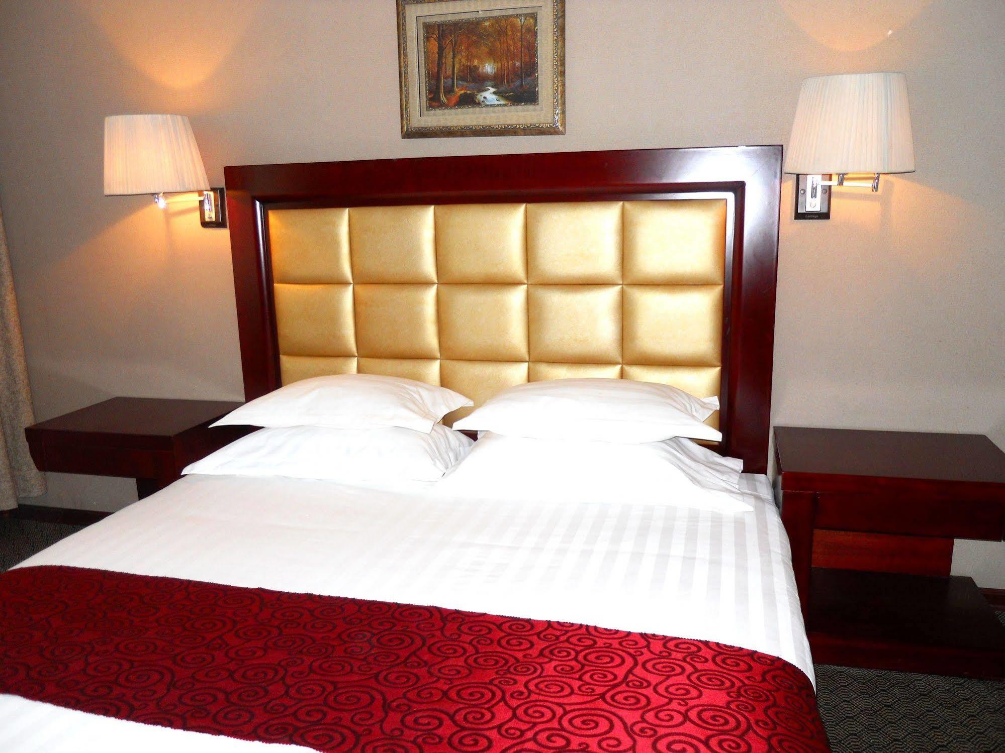 New West Hotel Oelan-bator Buitenkant foto